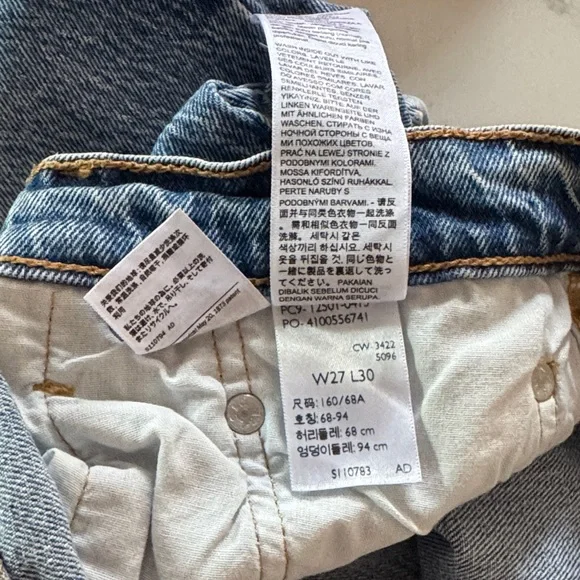 Levi's Women's Straight Leg Light Blue Denim Jeans - Picture 6 of 7